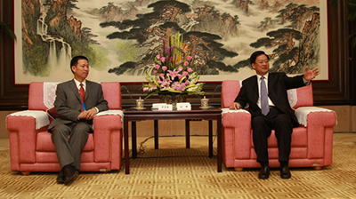 省委副書記劉偉會(huì)見僑商代表并作重要講話 省委副書記劉偉會(huì)見僑商代表并作重要講話