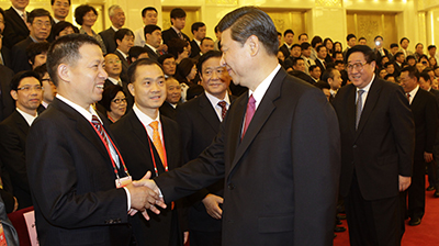 2011年6月17日習(xí)近平在人民大會(huì)堂接見吳立春等中國僑商投資企業(yè)協(xié)會(huì)第二屆代表大會(huì)代表 2011年6月17日習(xí)近平在人民大會(huì)堂接見吳立春等中國僑商投資企業(yè)協(xié)會(huì)第二屆代表大會(huì)代表