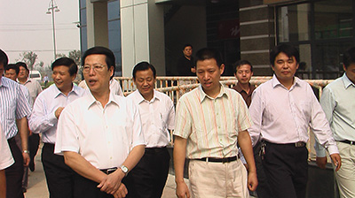 原省委書記張高麗到大學(xué)商業(yè)街視察 原省委書記張高麗到大學(xué)商業(yè)街視察